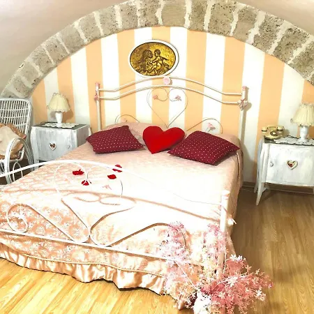 Sotto L'arco Di Nunziella